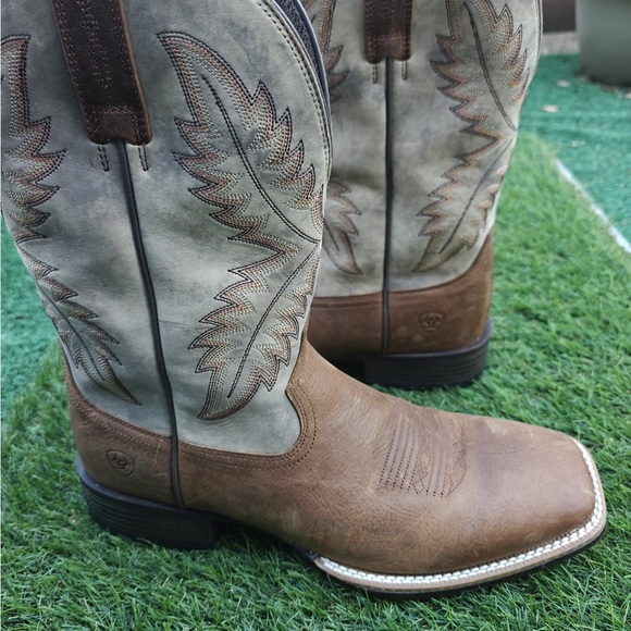 Ariat Men's Rawly Ultra Leather Cowboy Boot in Barrel Brown/Orro Brown. Size 11D - Picture 3 of 9